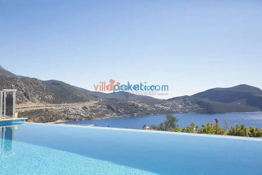 Kalkan Sonsuzluk Havuzlu Villalarda Tatil Avantajı
