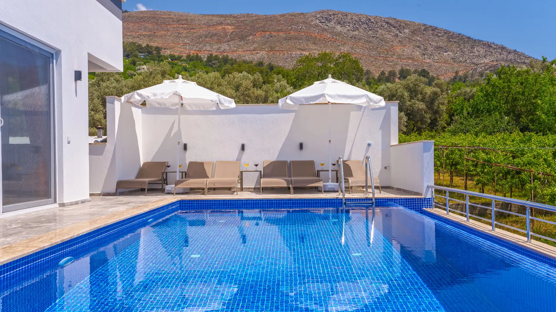 Ani-Villa-28_311.jpg