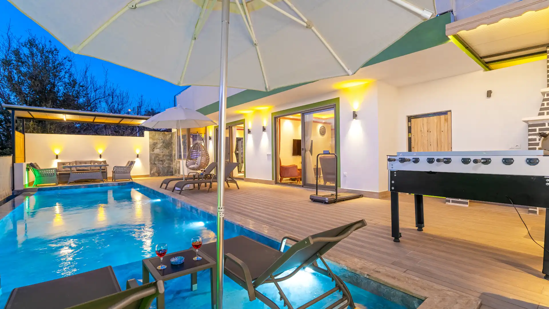 Villa-Midnight-2_669.jpg