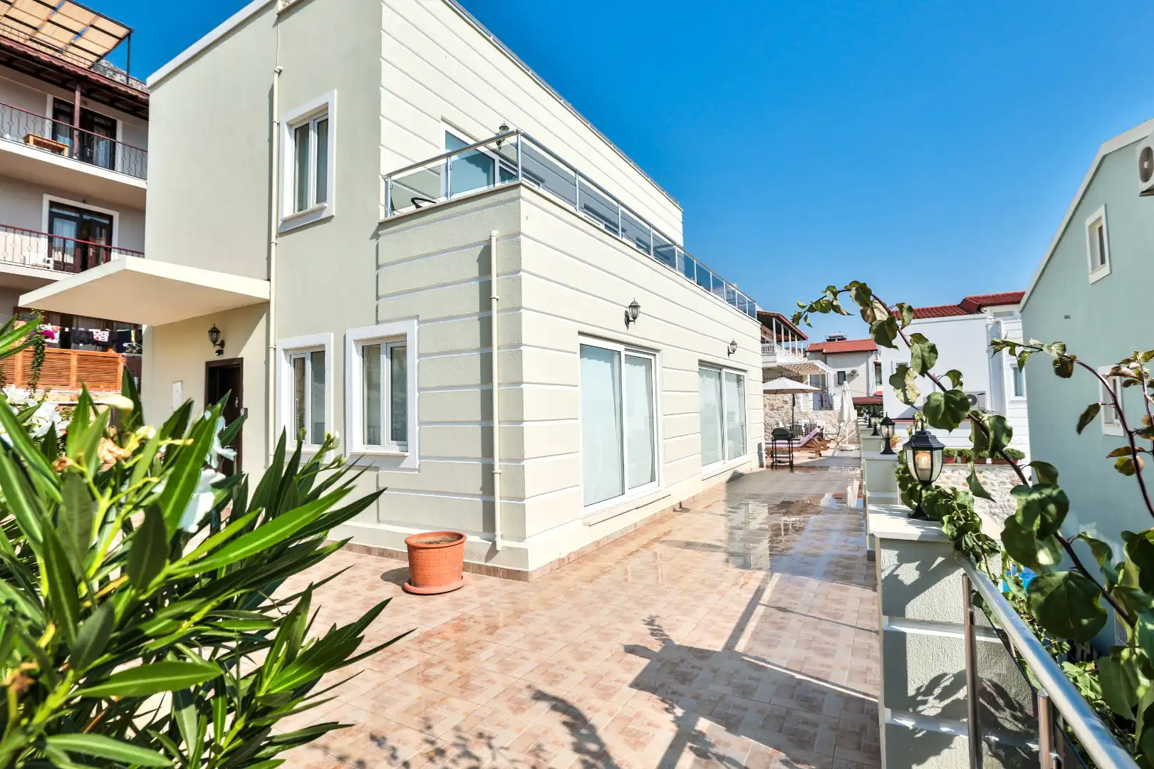 circis-villa-1_213_457.jpg