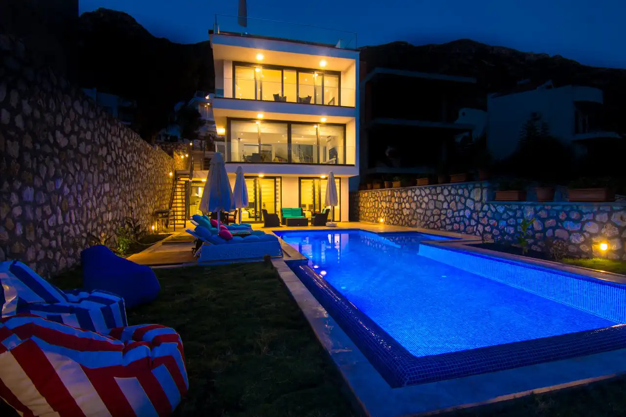 deniz-manzarali-kiralik-tatil-villasi-villa-hilal-12_660.jpg