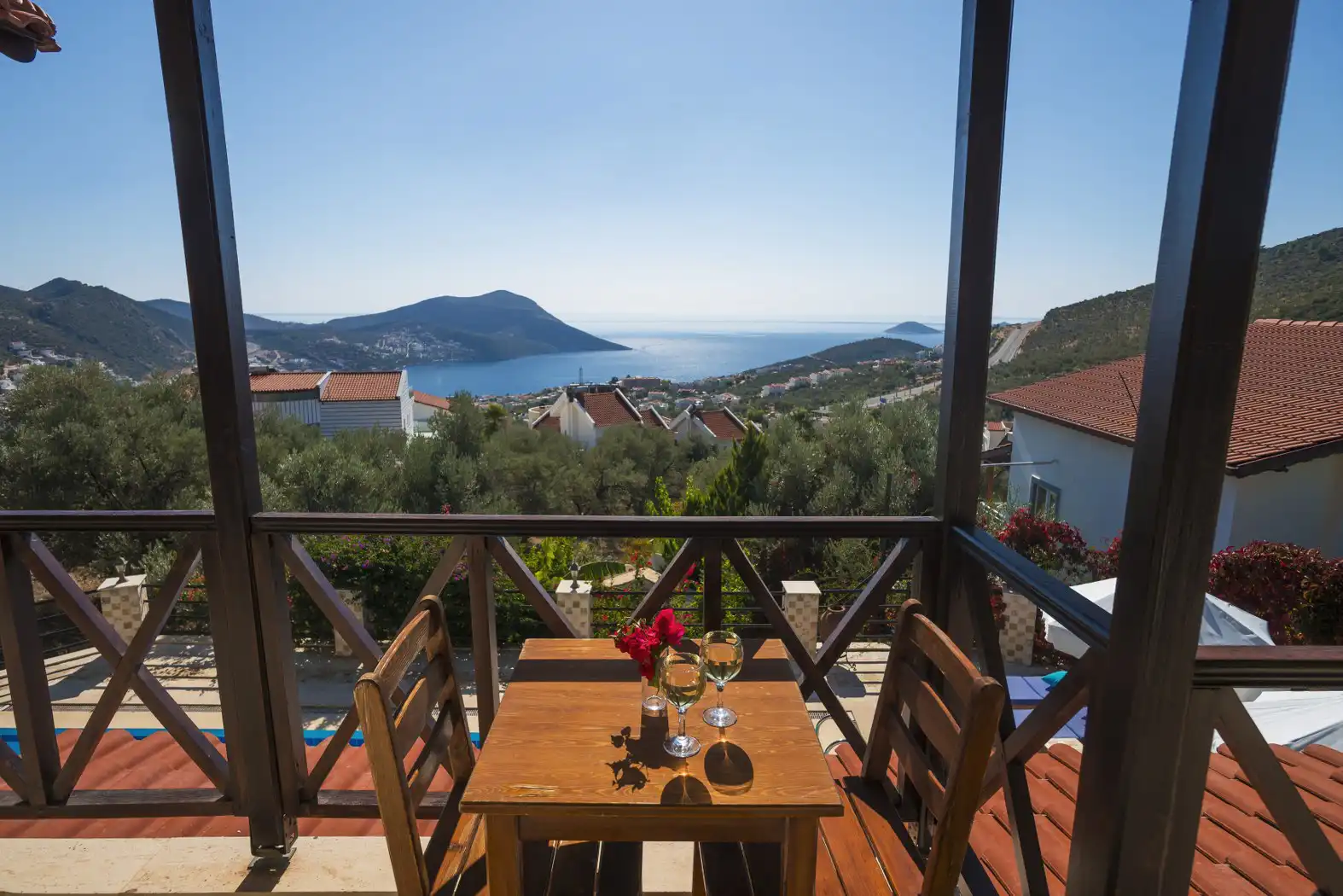 genis-aile-gruplari-icin-merkezi-kiralik-villa-otantik-01_703.jpg