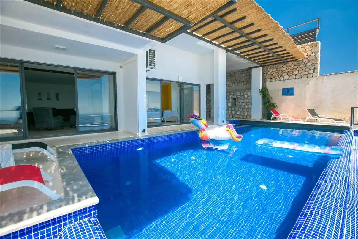 villa-love-kiralik-villa-muhafazakar-deniz-manzarali-villa-8_263.jpg