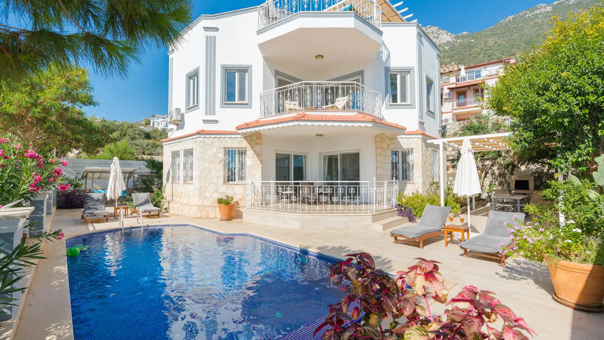 villa-mare-monte--1_779.jpg