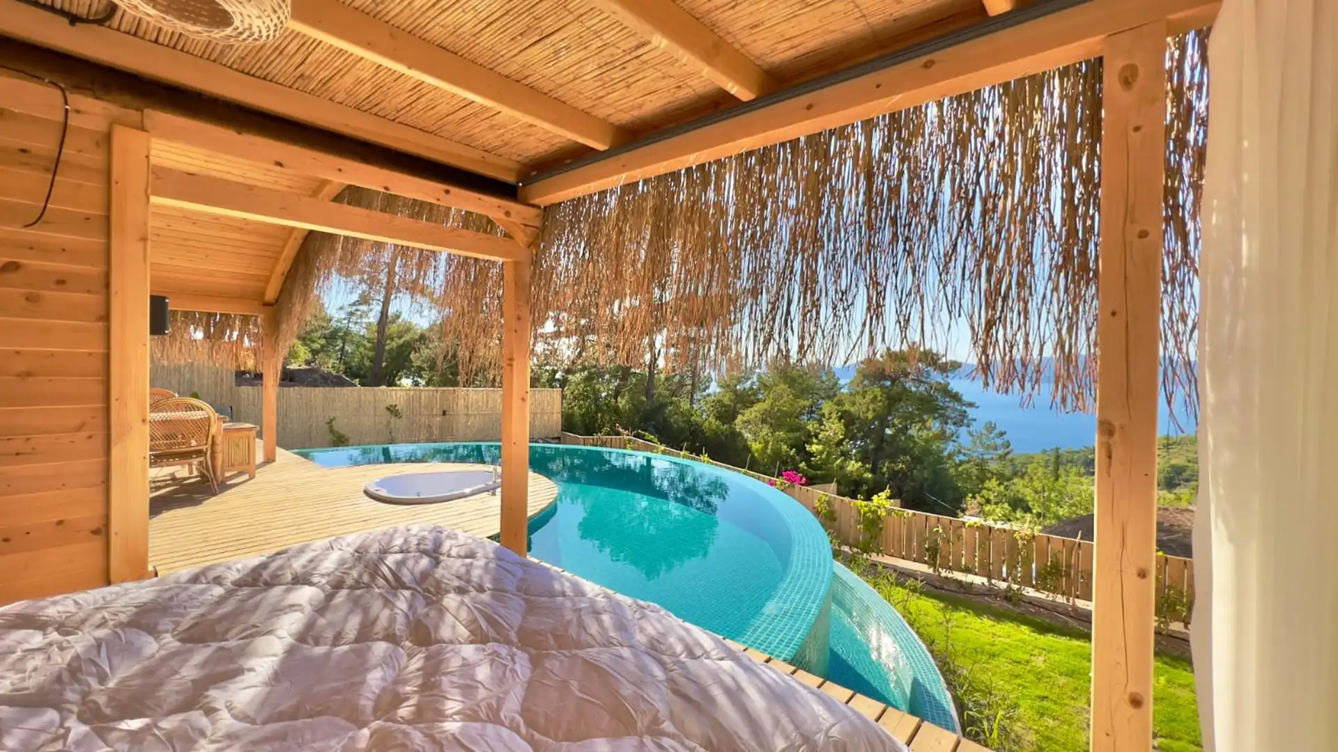 villa-paketi-suit-faralya-kamelya-6_318.jpeg