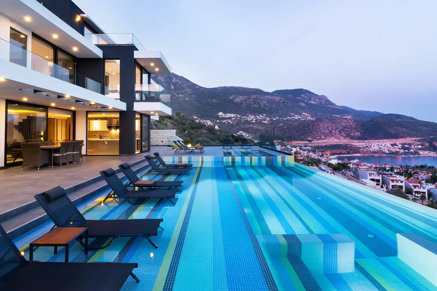 villa-vogue-gunluk-kiralik-villa-deniz-manzarali-luks-tatil-villasi-kalkan-kas-mavillam-3_960.jpg