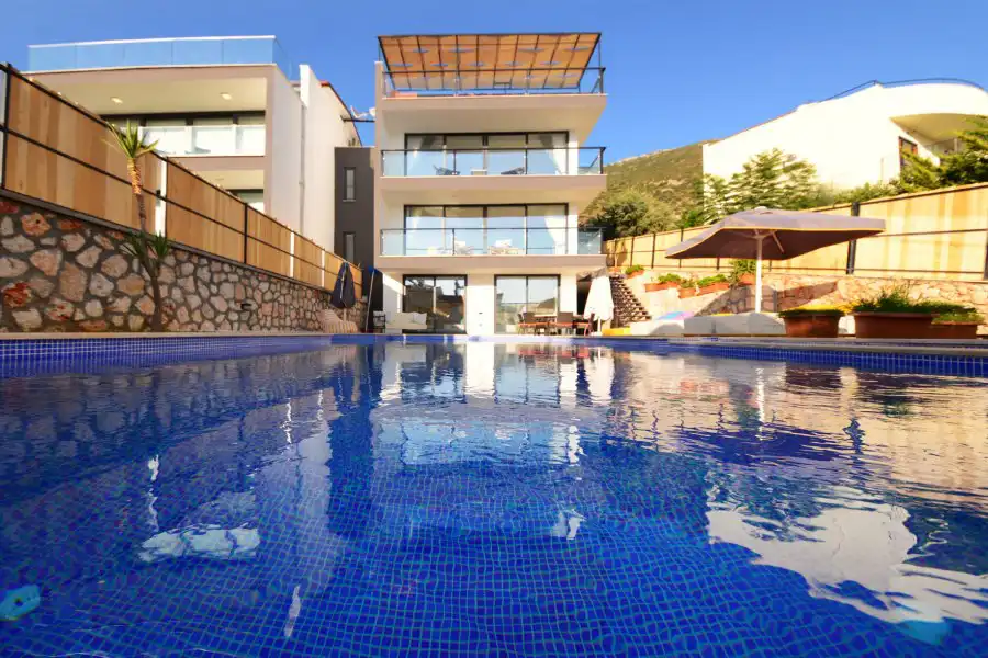 villa-zeki-genis-aileler-icin-kiralik-villa-22_766.jpg