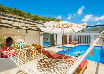 Villa Dimare, korunaklı, havuzlu- villapaketi