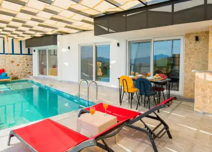 Villa Liza, havuzlu, jakuzili, korunaklı - villapaketi