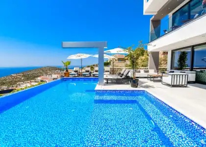 Villa Victoria Kalkan - Isıtmalı Havuzlu & Deniz Manzaralı Lüks Villa