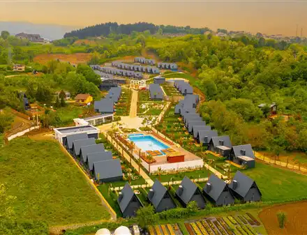 Tesis İçindeki Bungalov Evler | Villapaketi.com