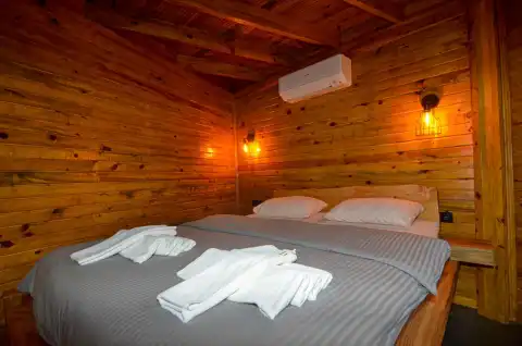 Çift Kişilik Yatak