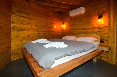 Çift Kişilik Yatak