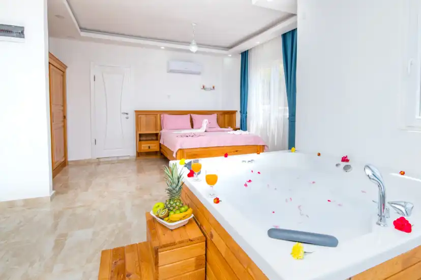 2bd78949-c592-4694-95b6-aced1d72e6df_979.jpg