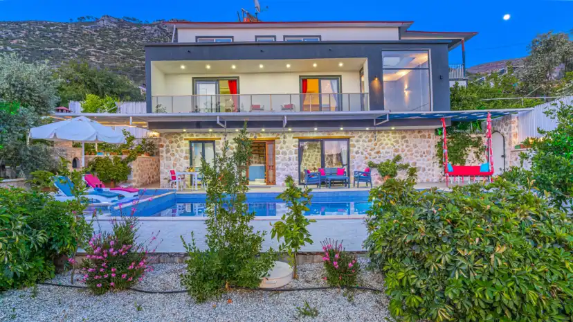 Emma-Villa-3_113.jpg