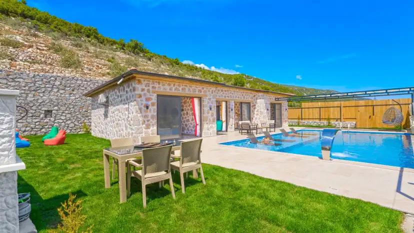 Teras-Villa-3_386.jpg