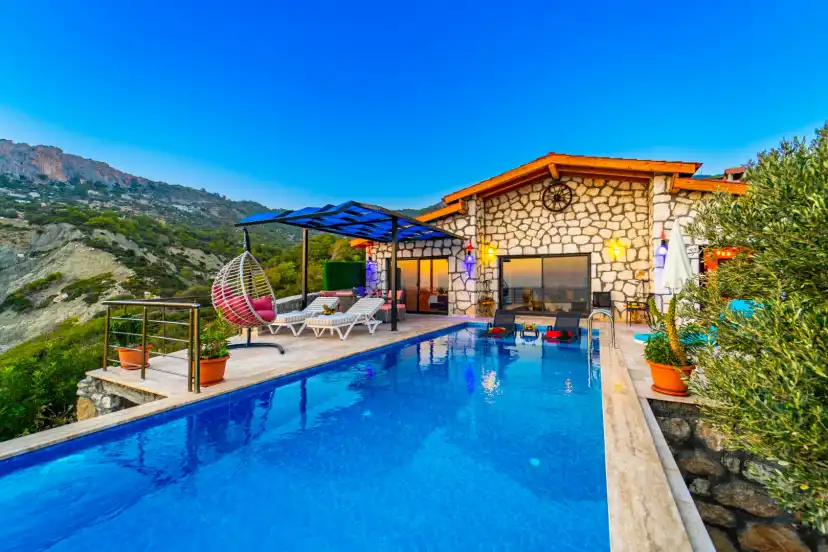 ViLLA-ADONiS_28_2_260.jpg