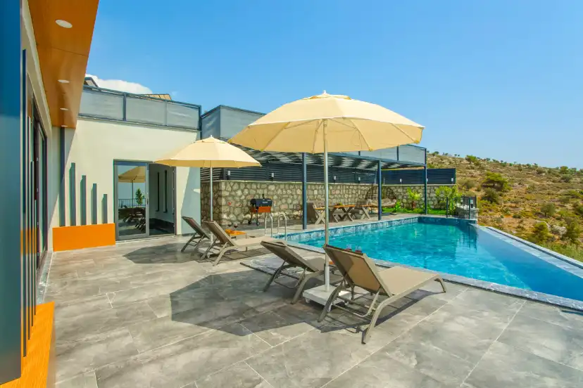 Visa-3-Villa-1_541.jpg