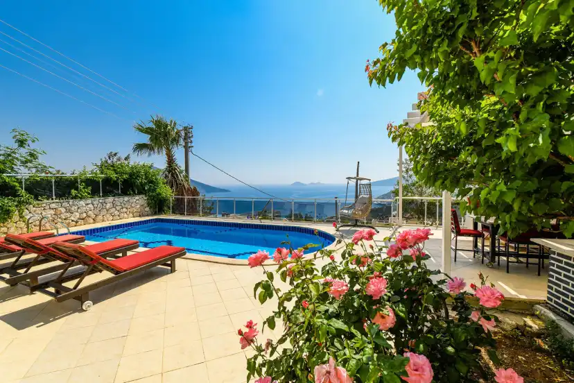 deniz-manzarali-kiralik-tatil-villasi-tatilvillaniz-2_99.jpeg