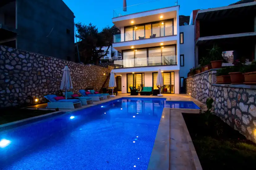 deniz-manzarali-kiralik-tatil-villasi-villa-hilal-11_660.jpg