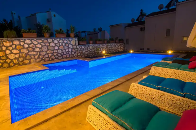 deniz-manzarali-kiralik-tatil-villasi-villa-hilal-13_143.jpg