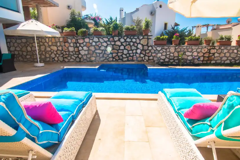 deniz-manzarali-kiralik-tatil-villasi-villa-hilal-9_35.jpg