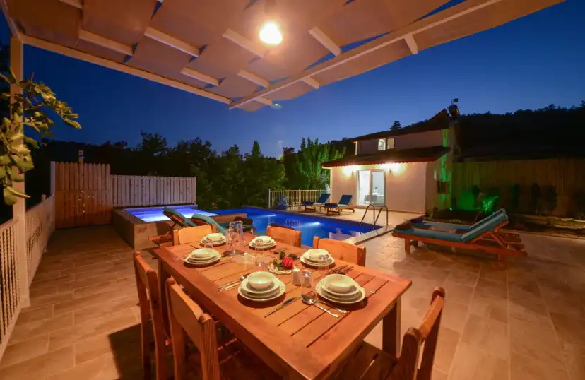 kalkan_kiralik_muhafazakar_villa_botanik_yazlik_villada_tatil-22_483.JPG