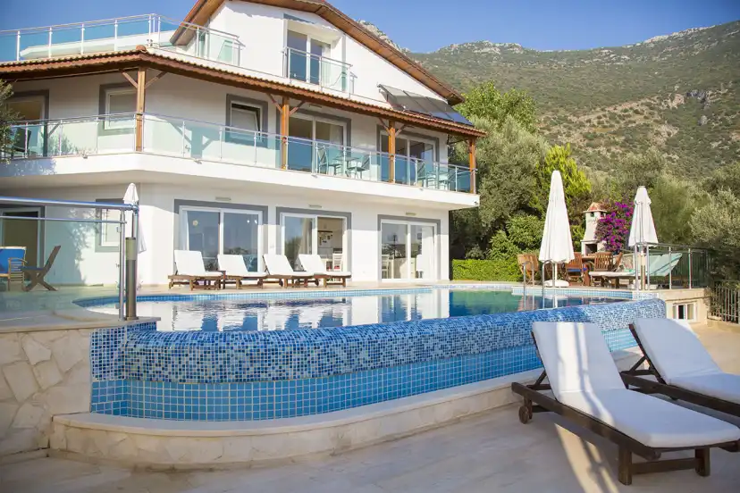 kiralik-tatil-villasi-kalkan-18_951.jpg
