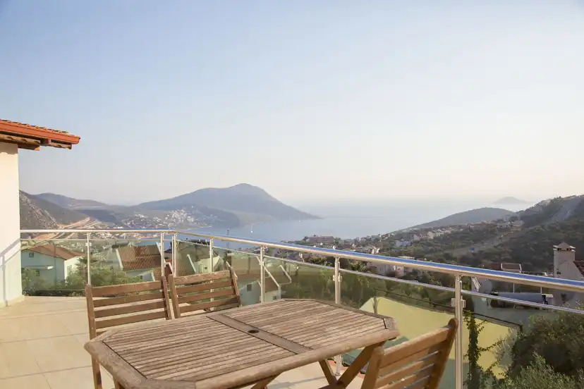 kiralik-tatil-villasi-kalkan-3_563.jpg