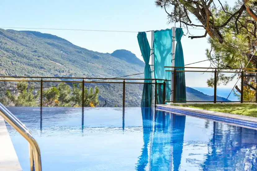 villa-eylul-duo-havuzdan-manzara_1920x1280_396_105.jpg