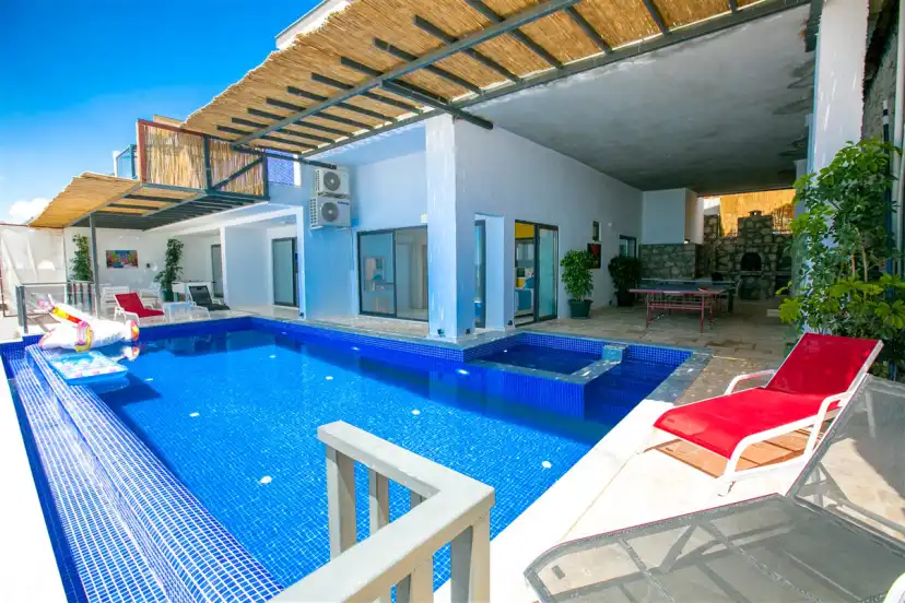 villa-love-kiralik-villa-muhafazakar-deniz-manzarali-villa-3_135.jpg